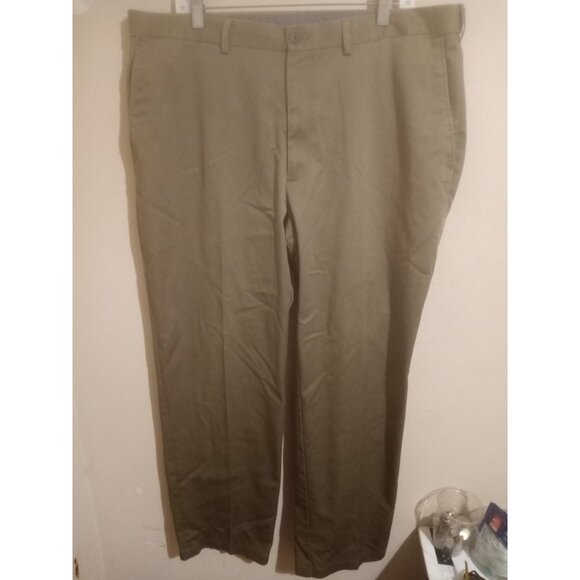 Haggar Clothing Classic Fit Premium No Iron Khaki Pants Men's Size 40x32 - Picture 1 of 11